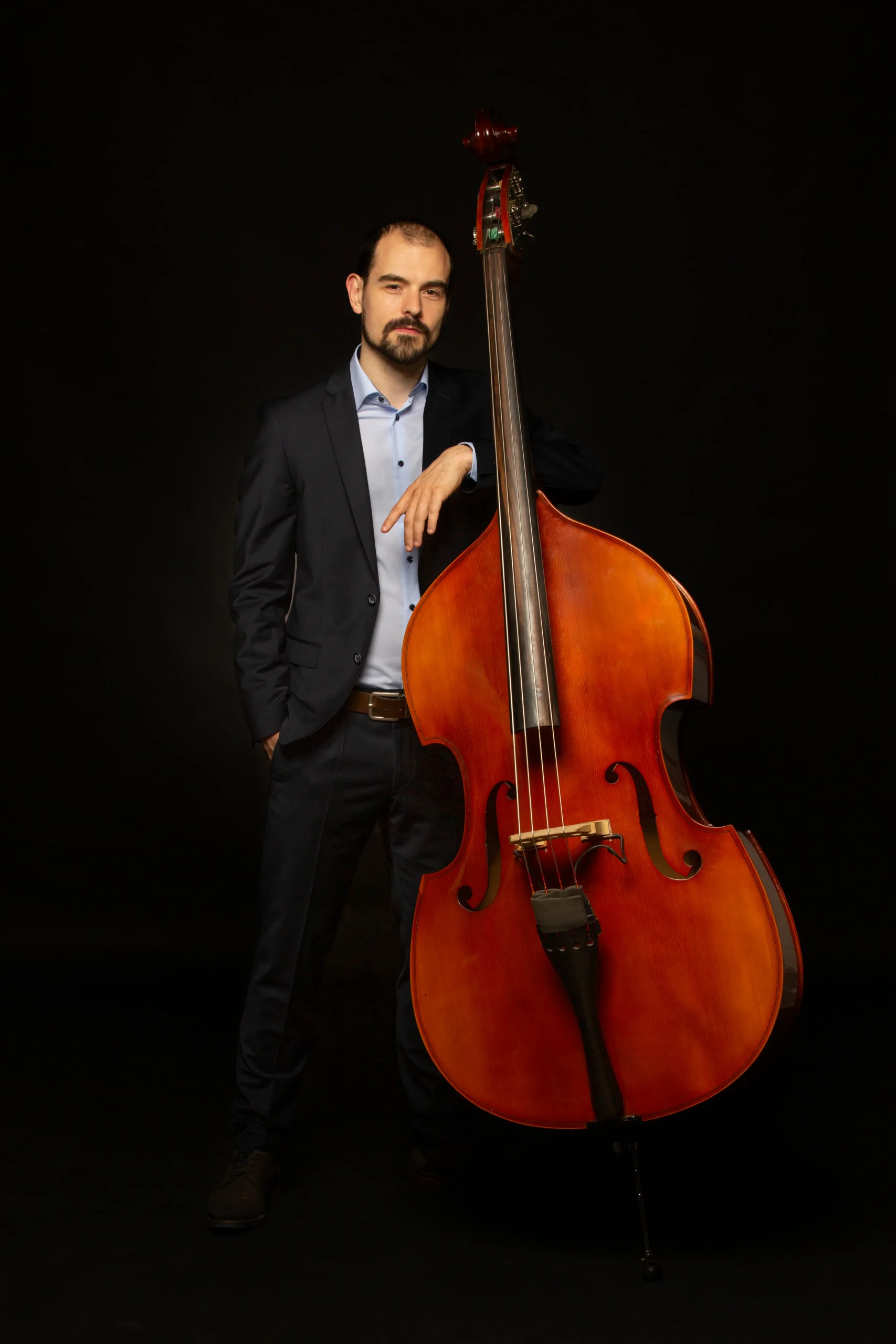 One Shot One Swing, notre contre bassiste